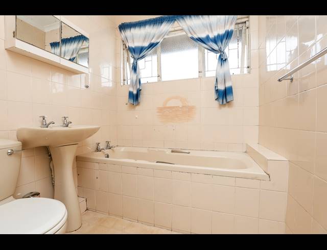 3 BEDROOM TOWNHOUSE FOR SALE IN GLENWOOD